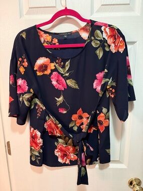 West Key Floral Tie-Waist Blouse - Navy with Pink & Orange Flowers size Medium